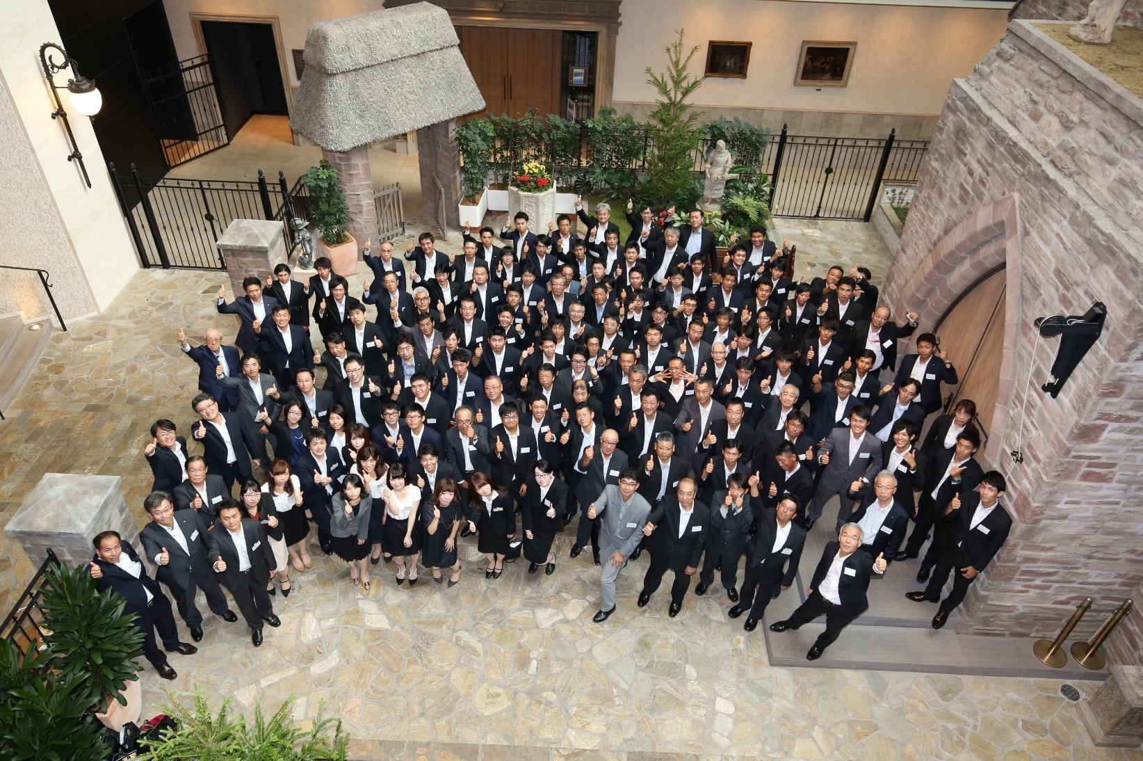 創業120周年記念式典”感謝の集い”および社員総会を実施